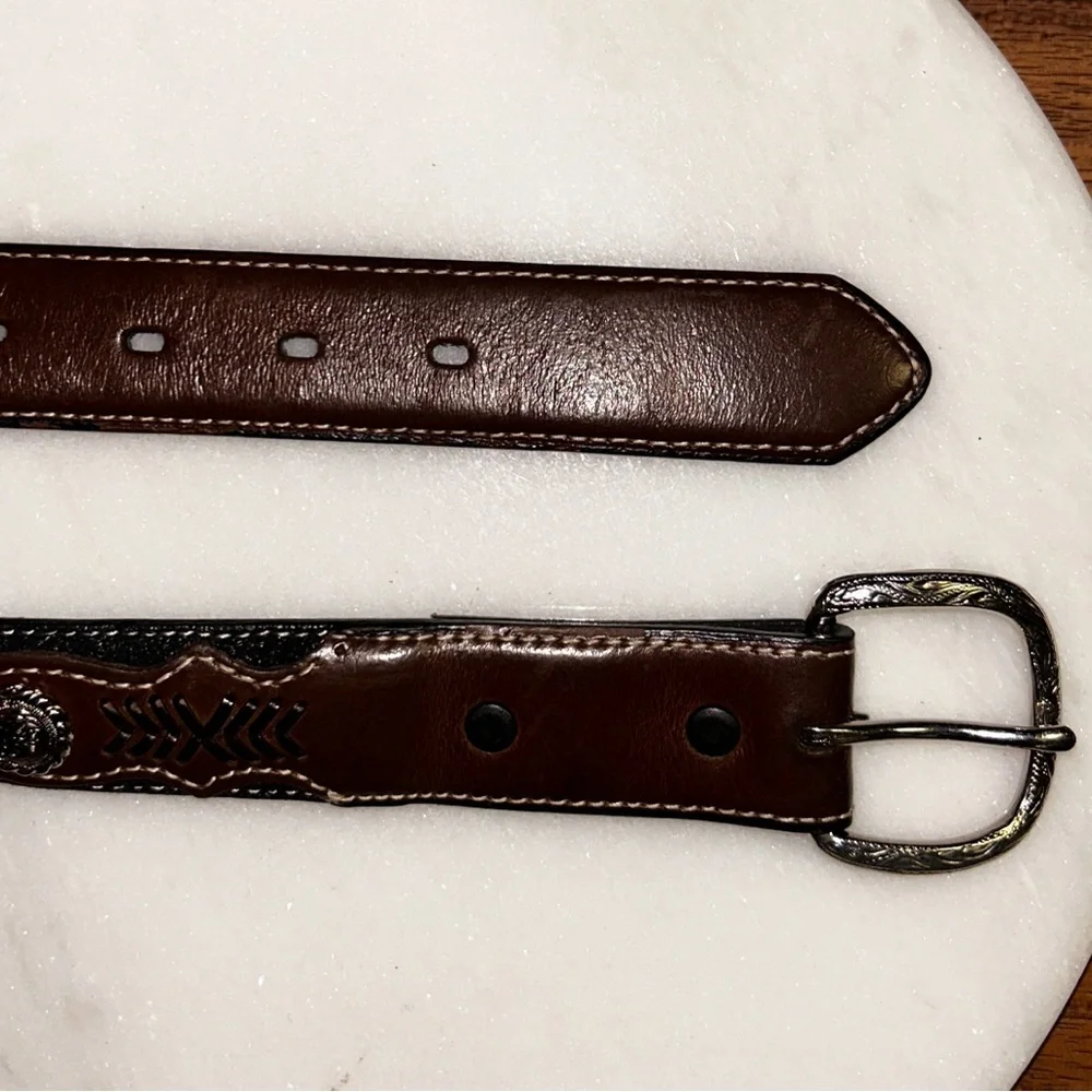 Nocona Belt Co. ~ Boys Size 18 ~ Western ~ Brown & Black Leather W/Conchos Belt